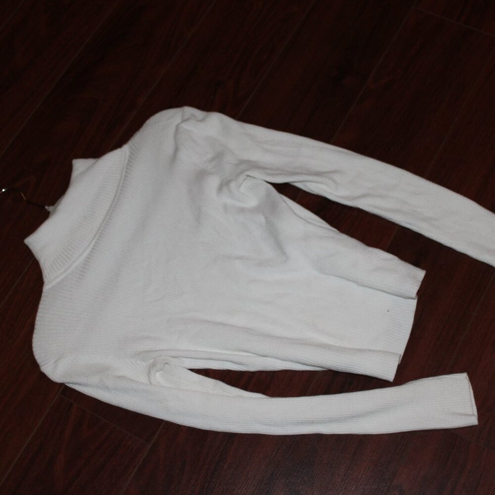 White Ribbed Turtle Neck
